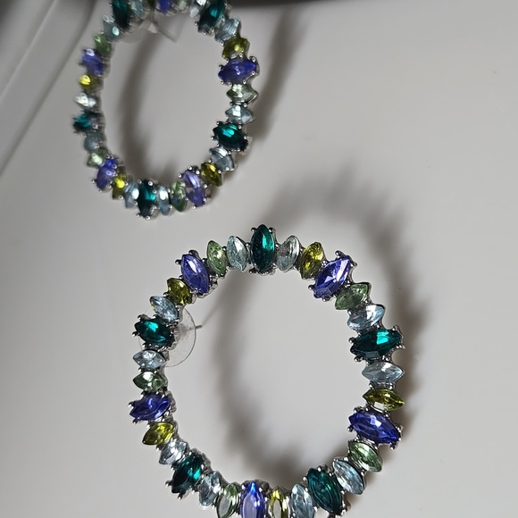 Elegant Multicolor Glasd Stones Hoop Earrings - Picture 16 of 16